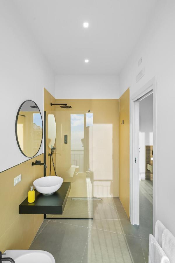 Pangea Luxury Rooms كاستيلاّماري دي ستا المظهر الخارجي الصورة